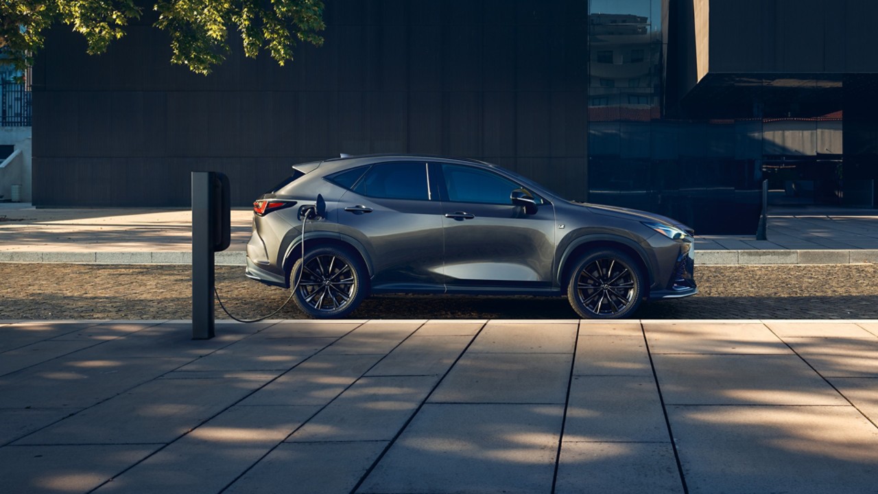 Lexus NX charging